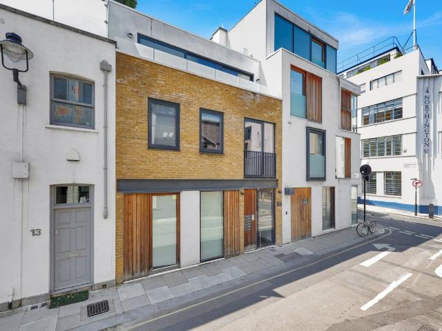 Kings Mews, Bloomsbury WC1N, 1 bed terraced house to rent, £2,500 pcm | PrimeLocation