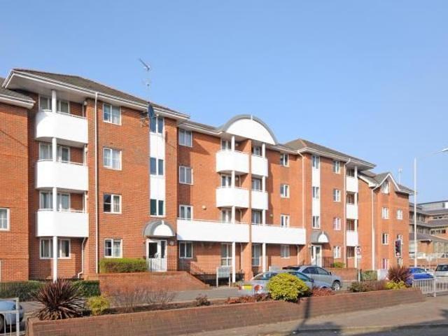 Kings Oak Court, Queens Road, Reading RG1, 2 bed flat to rent, £1,500 pcm | PrimeLocation