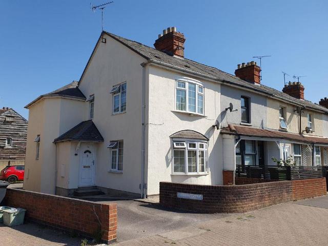Kings Road, Newbury, Berkshire 1 bed flat to rent £995 pcm £230 pw