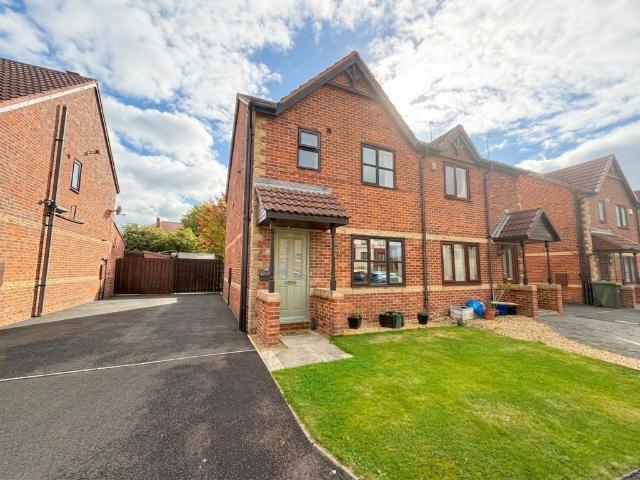 Kings Road, Newcastle Upon Tyne, NE12 3 bed semi detached house to rent £1,300 pcm £300 pw