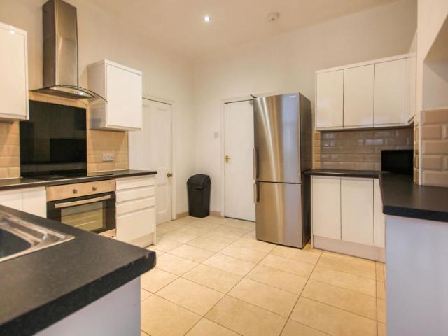 Kings Road, Bournemouth BH3 5 bed property to rent £2,750 pcm £635 pw