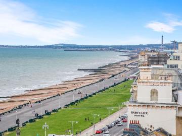 Kings Road, Brighton BN1, 2 bed flat to rent, £2,200 pcm | PrimeLocation