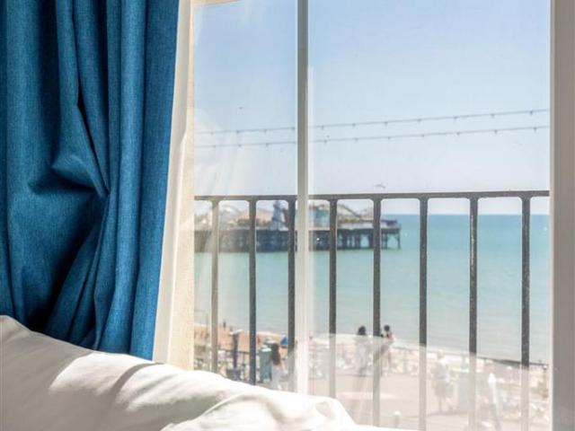 Kings Road, Brighton 1 bed private hall to rent £700 pcm £162 pw