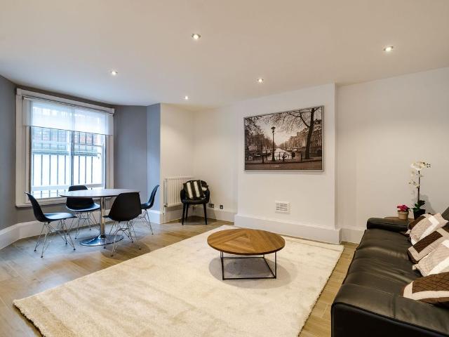 Kings Road, Chelsea, London SW10, 2 bed flat to rent, £2,752 pcm | PrimeLocation