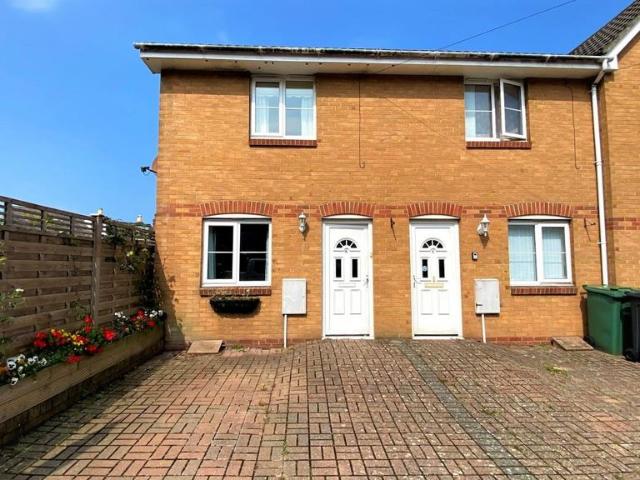 Kings Road, East Cowes 2 bed end of terrace house to rent £895 pcm £207 pw