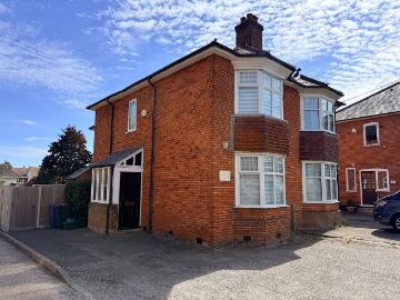 Kings Road, Fleet GU51, 3 bed semi detached house to rent, £1,650 pcm | PrimeLocation