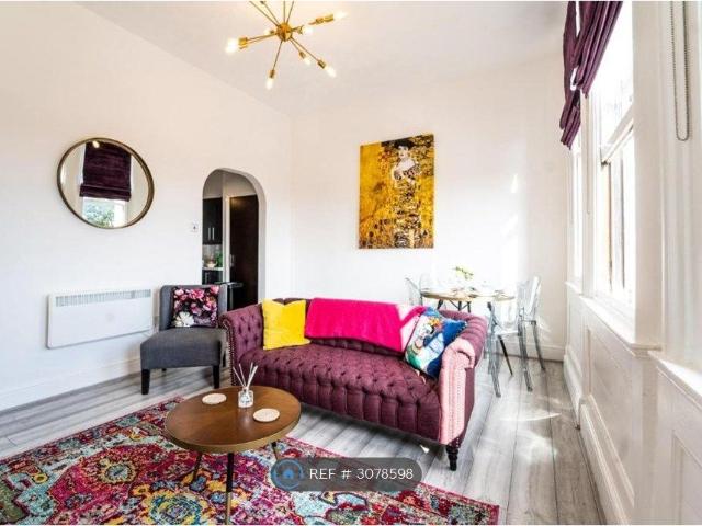 Kings Road, Great Yarmouth NR30, 2 bed flat to rent, £900 pcm | PrimeLocation