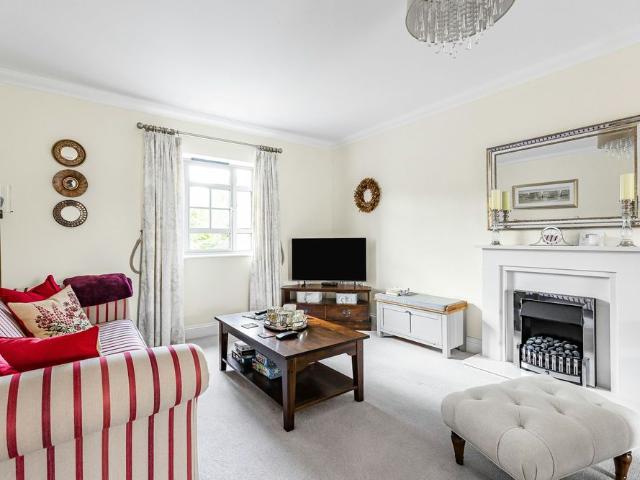 Kings Road, Berkhamsted, HP4 3FU