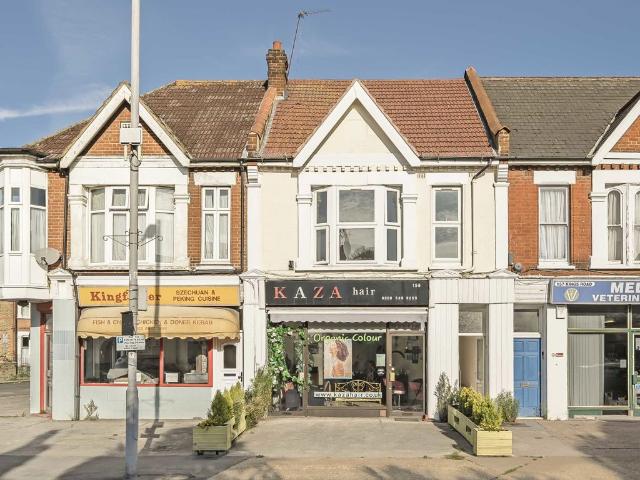 Kings Road, Kingston Upon Thames KT2, 4 bed flat to rent, £2,300 pcm | PrimeLocation