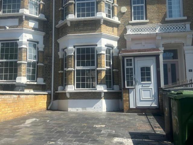 King's Road, London, E11 1AU, United Kingdom | 5 bed townhouse for rent #128995726 | Rentberry