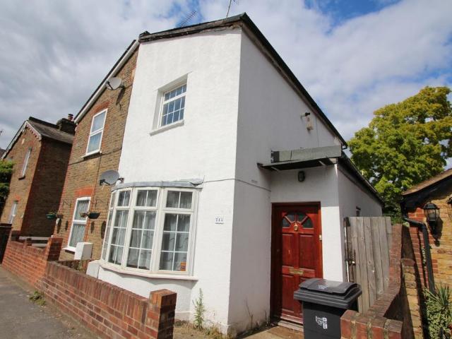 Kings Road, London, KT2 5HX, United Kingdom | 3 bed duplex for rent #117574546 | Rentberry