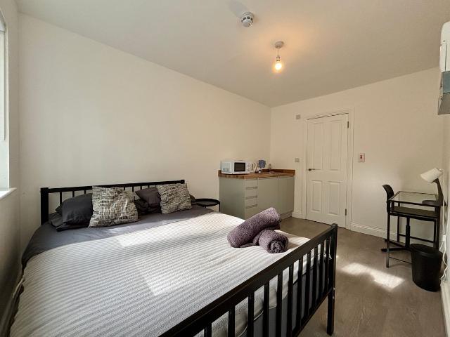 Kings Road, London SE25, Studio to rent, £1,050 pcm | PrimeLocation