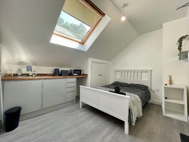 Kings Road, London SE25, Studio to rent, £1,000 pcm | PrimeLocation