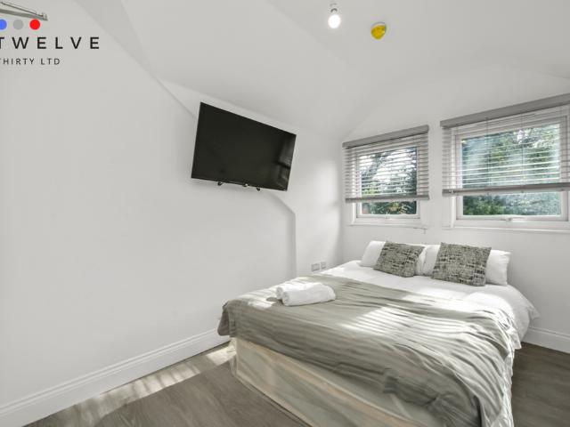 Kings Road, London SE25, Studio to rent, £1,250 pcm | PrimeLocation