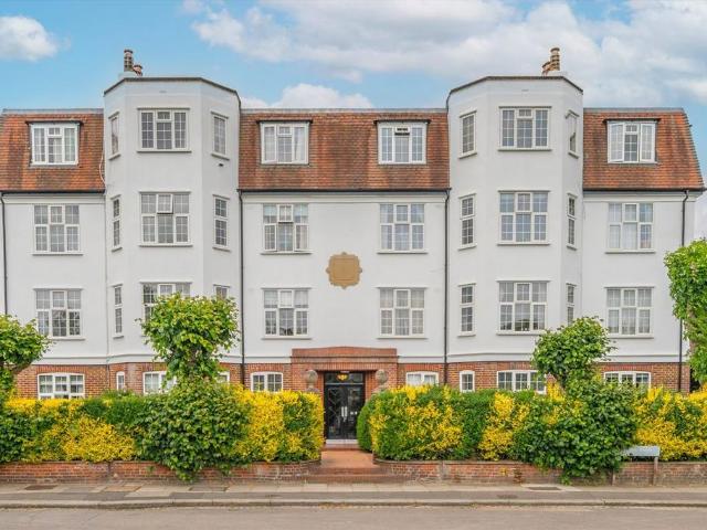 Kings Road, London SW19 3 bed flat to rent £3,250 pcm £750 pw