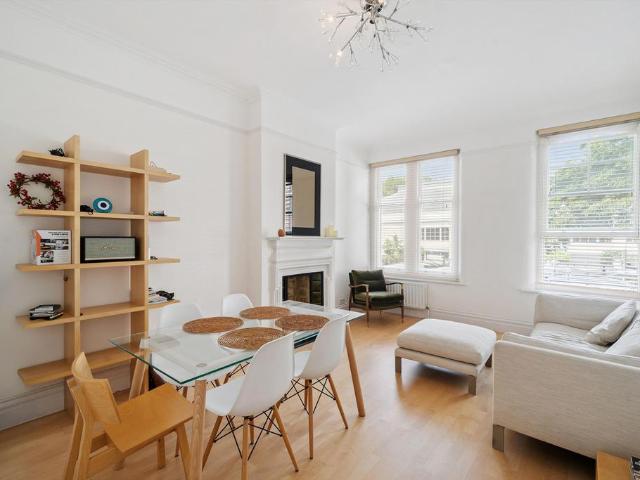 Kings Road, London SW3 1 bed flat to rent £3,900 pcm £900 pw