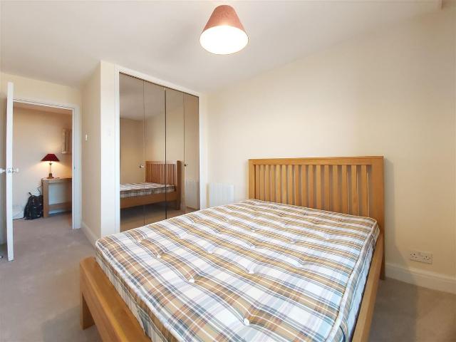 Kings Road, London SW3, 2 bed flat to rent, £3,250 pcm | PrimeLocation