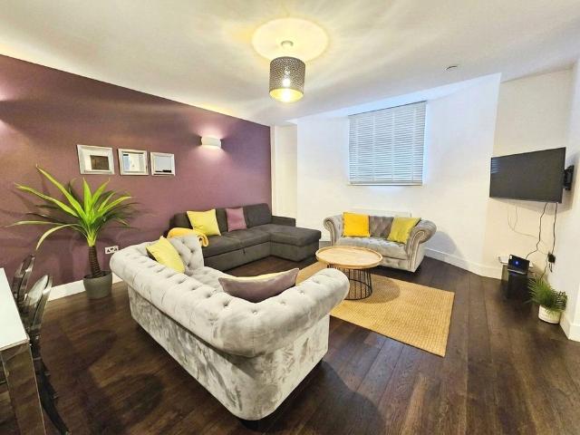 Kings Road, Reading, Berkshire, RG1