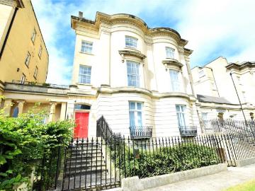 Kings Road, Reading, Berkshire, RG1 Studio to rent £1,150 pcm £265 pw