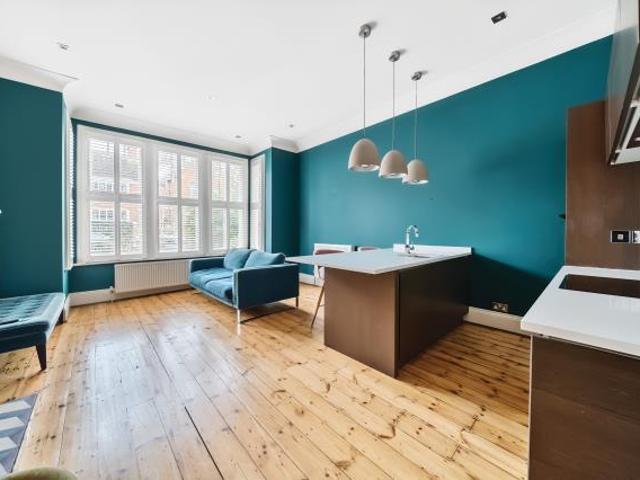 Kings Road, Richmond, TW10 1 bed flat to rent £2,150 pcm £496 pw