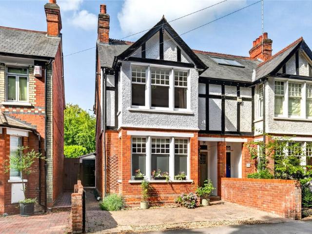 Kings Road, Sunninghill, Ascot. 4 bed semi detached house to rent £3,500 pcm £808 pw
