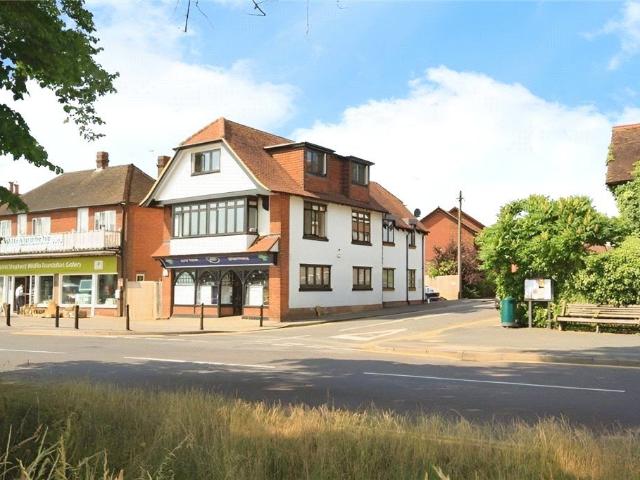 Kings Road, Shalford, Guildford, Surrey GU4, 1 bed flat to rent, £1,350 pcm | PrimeLocation