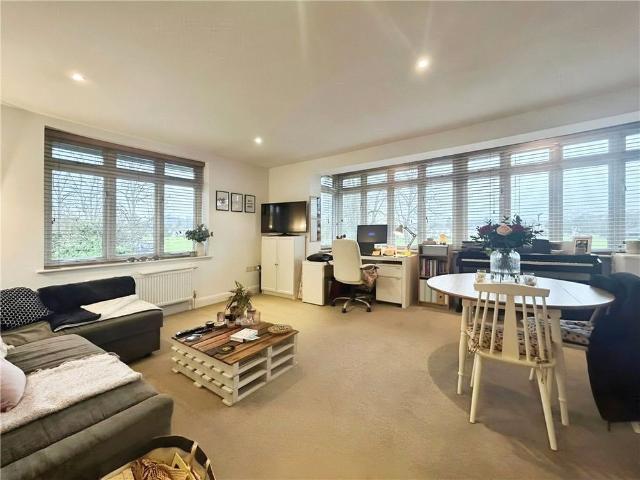 Kings Road, Shalford, Guildford, Surrey, GU4 8JU