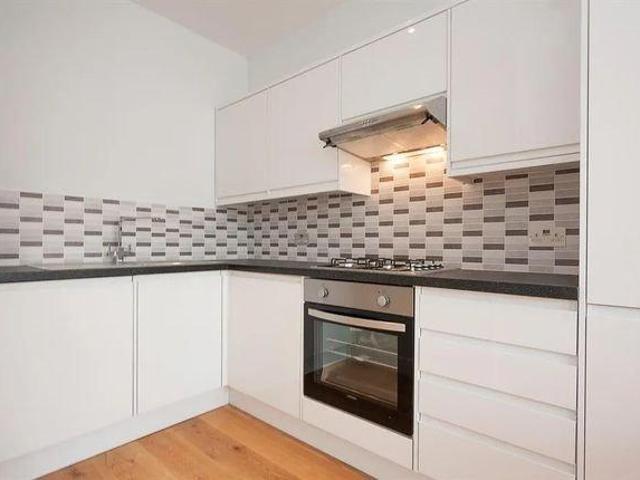 Kings Road, Willesden 2 bed flat to rent £1,998 pcm £461 pw