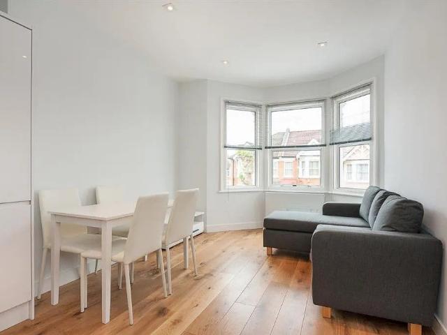 Kings Road, Willesden Green NW10, 2 bed flat to rent, £2,100 pcm | PrimeLocation