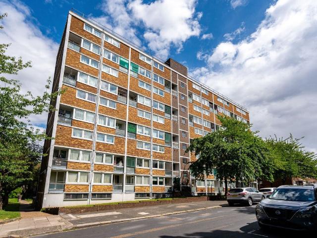 Kingsman Street, Woolwich, London SE18, 2 bed flat to rent, £1,800 pcm | PrimeLocation
