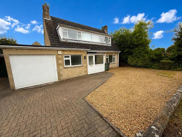 Kingsmead, Lechlade GL7, 3 bed detached house to rent, £2,100 pcm | PrimeLocation