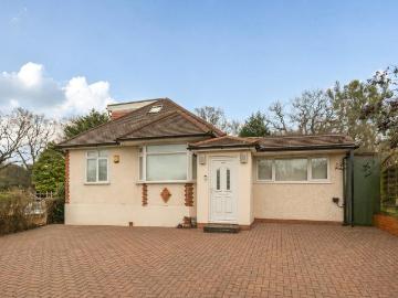 Kingsmead, New Barnet, Hertfordshire. 5 bed detached house to rent £4,000 pcm £923 pw
