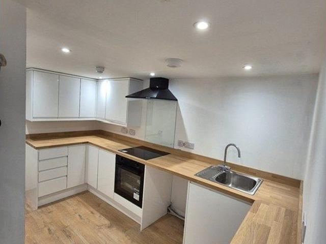 Kingsmead Square, Northwich CW9, 2 bed flat to rent, £1,300 pcm | PrimeLocation