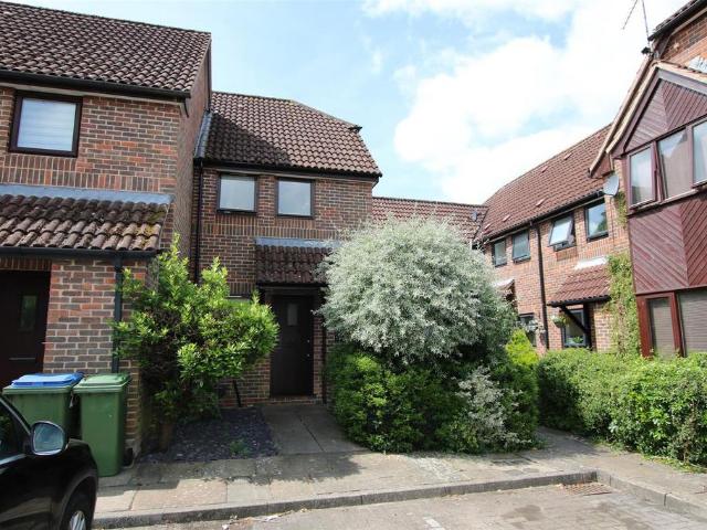 KINGSMEAD PLACE, BROADBRIDGE HEATH 1 bed terraced house to rent £950 pcm £219 pw