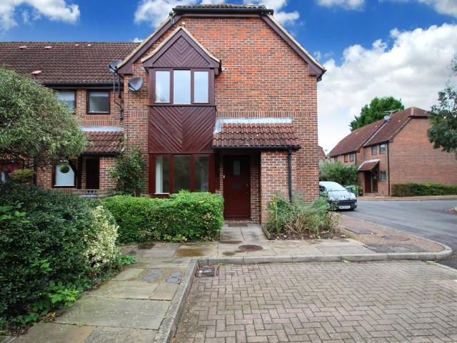 Kingsmead Place, Broadbridge Heath, Horsham RH12, 1 bed end terrace house to rent, £1,050 pcm | PrimeLocation