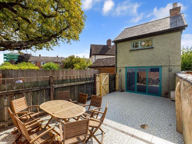 Kingsmead Road, Cheltenham GL51, 1 bed detached house to rent, £1,100 pcm | PrimeLocation