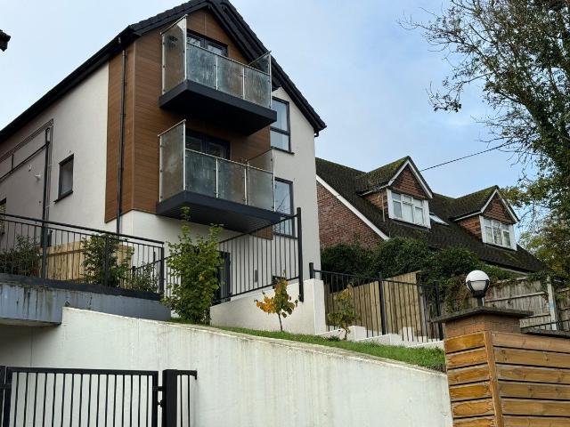 Kingsmead Road, High Wycombe HP11, 1 bed flat to rent, £1,300 pcm | PrimeLocation