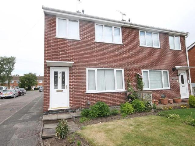 Kingsnorth Close, Newark. 3 bed semi detached house to rent £975 pcm £225 pw