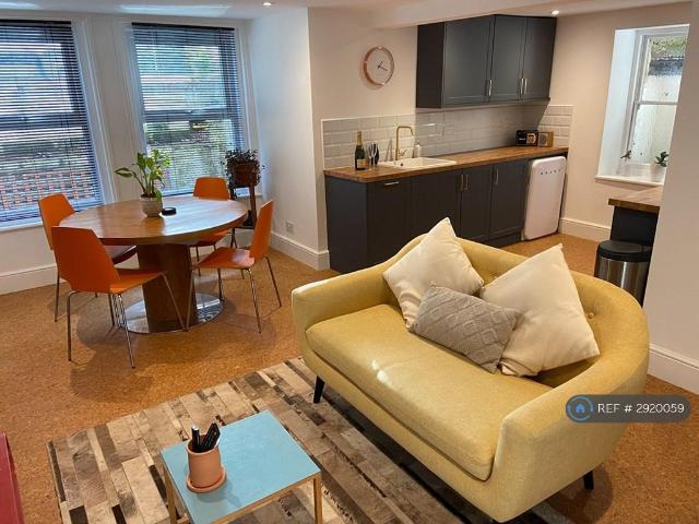 Kingsnorth Gardens, Folkestone, CT20 1 bed flat to rent £1,800 pcm £415 pw