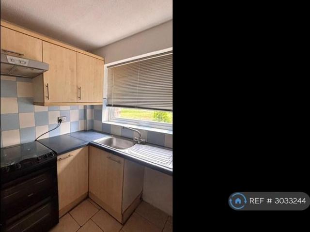 Kingsbury Walk, Sudbury, CO10 2 bed semi detached house to rent £1,100 pcm £254 pw
