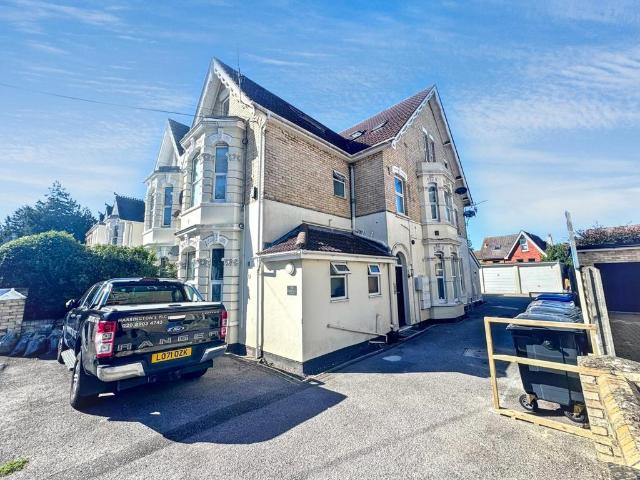 Kingsbridge Court, 23 Kingsbridge. 1 bed apartment to rent £900 pcm £208 pw
