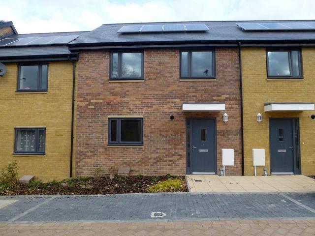 Kingsclere Close, Southampton, SO19 3 bed terraced house to rent £1,600 pcm £369 pw
