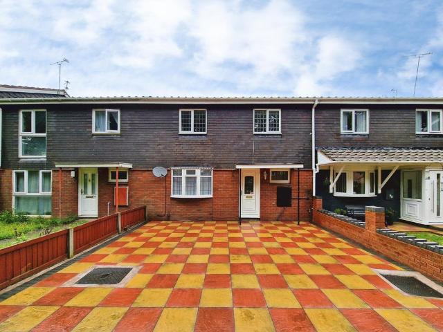 Kingsclere Walk, Wolverhampton WV4 3 bed terraced house to rent £1,250 pcm £288 pw