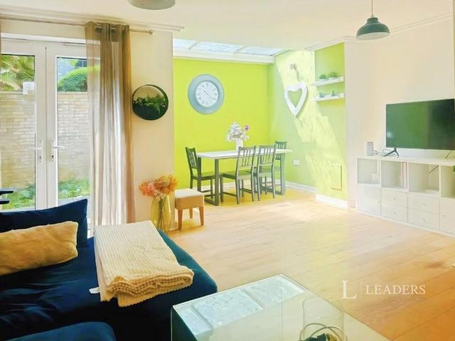Kingscote Way, Brighton, East Sussex. 4 bed house to rent £3,750 pcm £865 pw