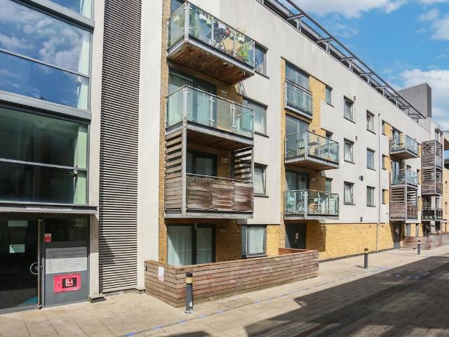 Kingscote Way, Horsted Court BN1, 3 bed flat to rent, £2,450 pcm | PrimeLocation