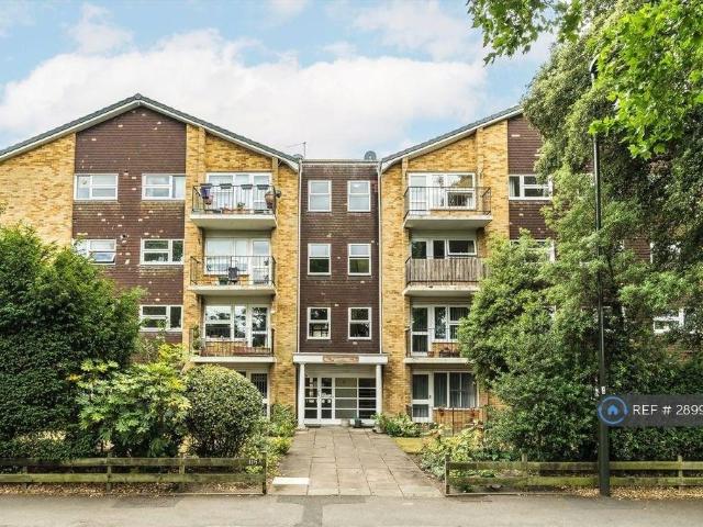 Kingsdown, London, SW19 3 bed flat to rent £3,000 pcm £692 pw