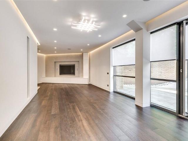Kingsford Street, Lower Belsize Park. 3 bed flat to rent £11,000 pcm £2,538 pw