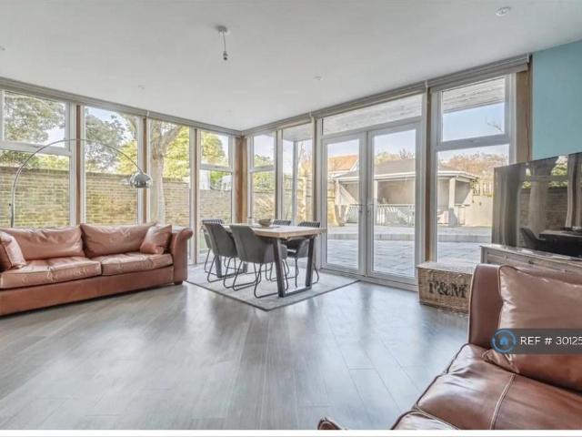 Kingsgate Avenue, Broadstairs, CT10 3 bed end of terrace house to rent £2,000 pcm £462 pw