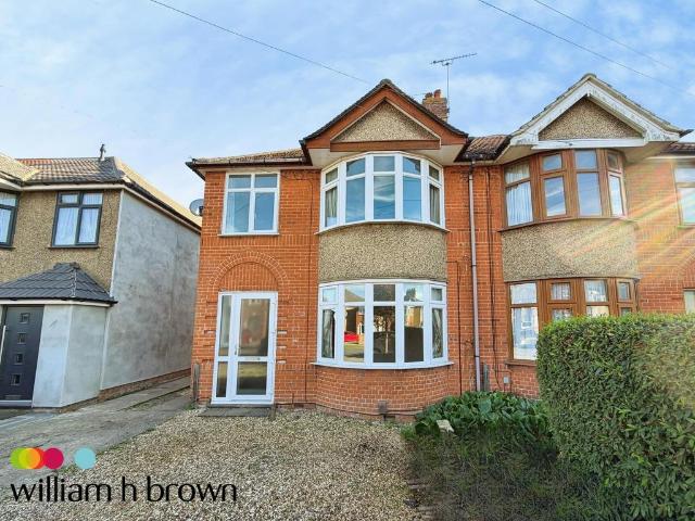 Kingsgate Drive, IPSWICH 3 bed house to rent £1,400 pcm £323 pw