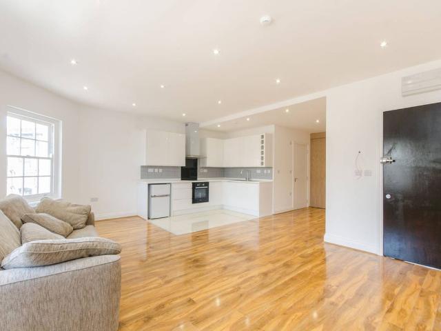 Kingsgate Place, Kilburn, London NW6, 2 bed flat to rent, £2,701 pcm | PrimeLocation